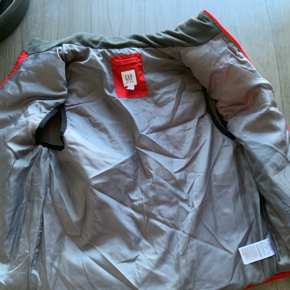GAP Kids Vibrant Red Quilted Vest - Picture 2 of 5
